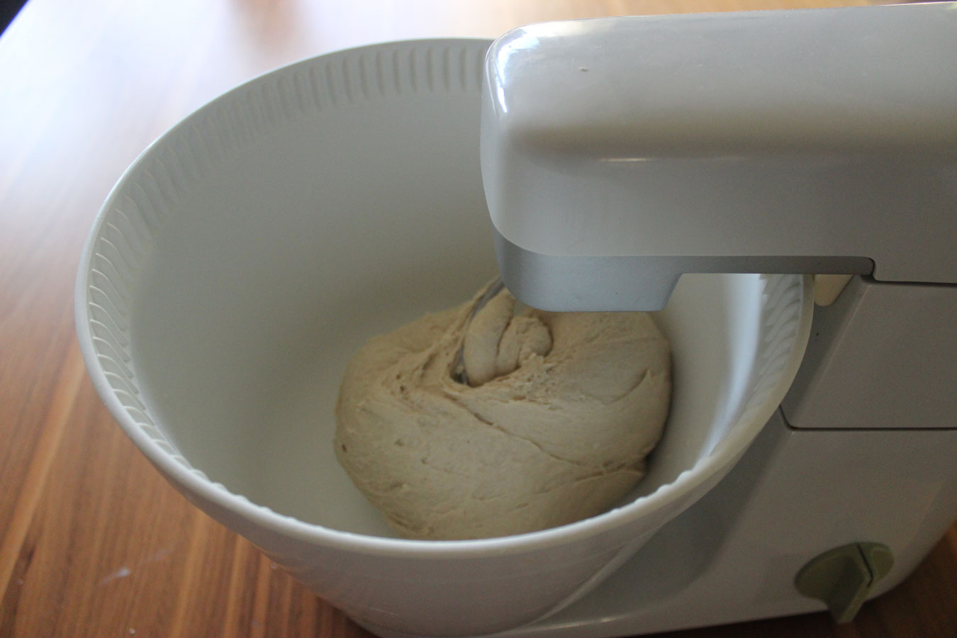 gekneteter Mischbrotteig